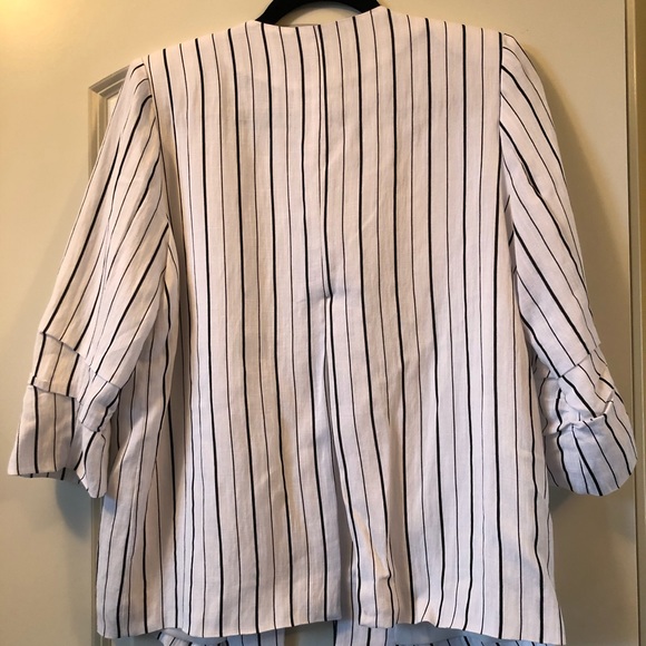 Jealous Tomato women's white pinstriped blazer - Picture 2 of 4